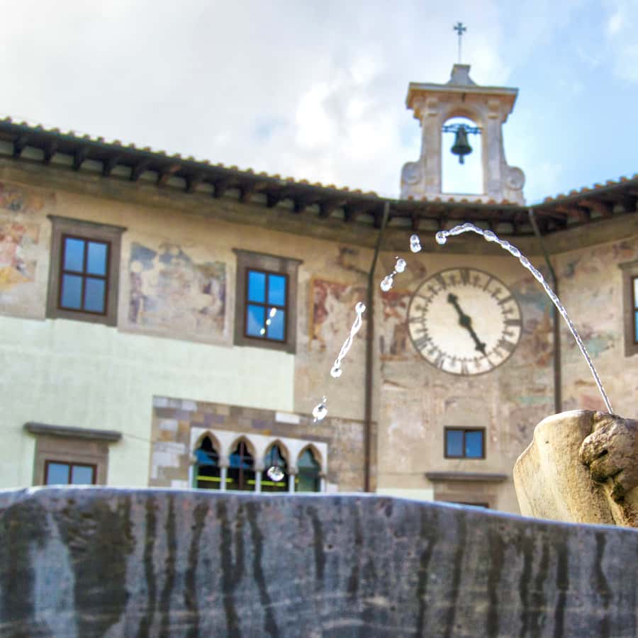 Colagem de mídia