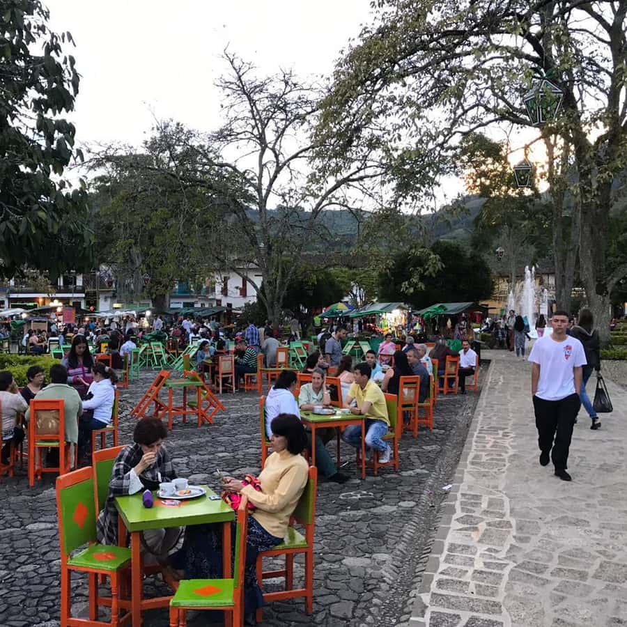 Colagem de mídia