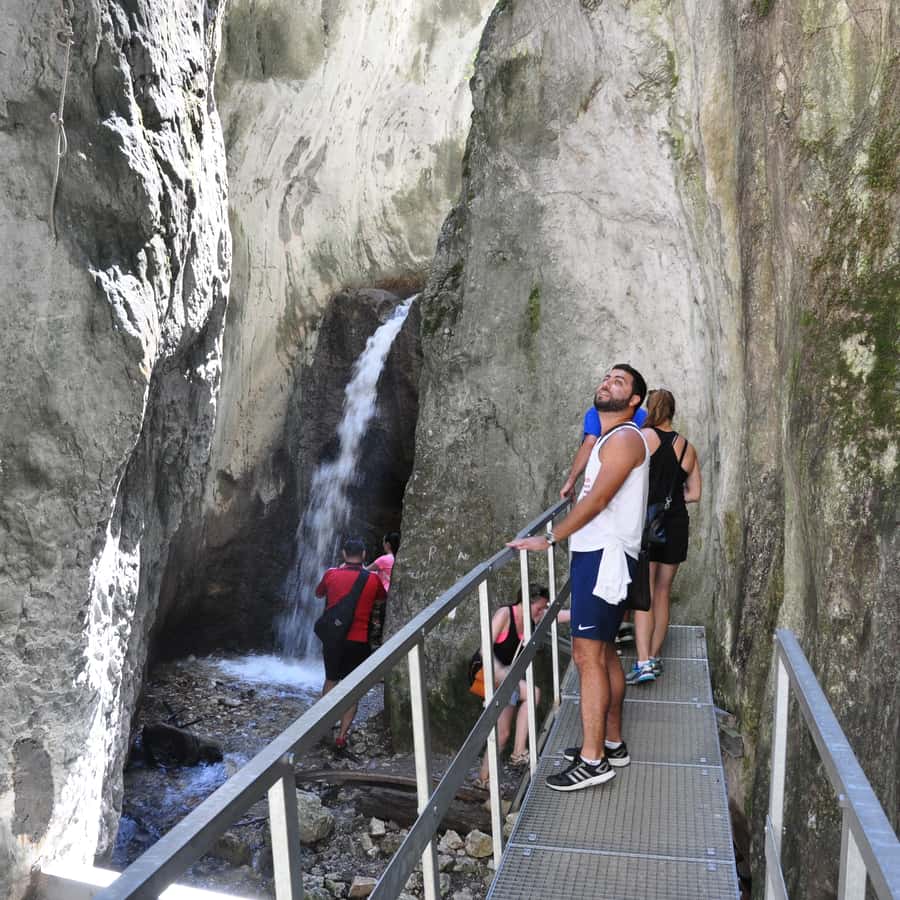 Colagem de mídia