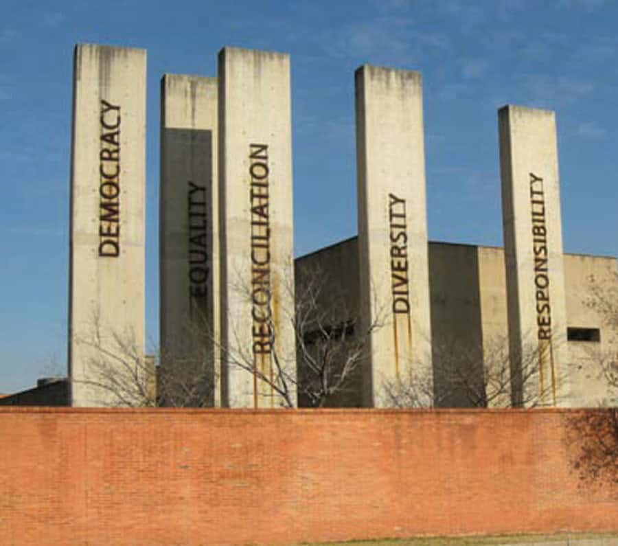 Colagem de mídia