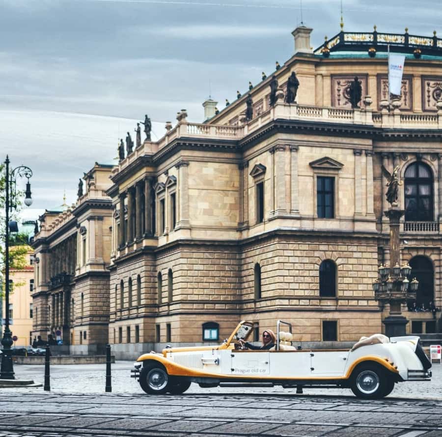 Colagem de mídia