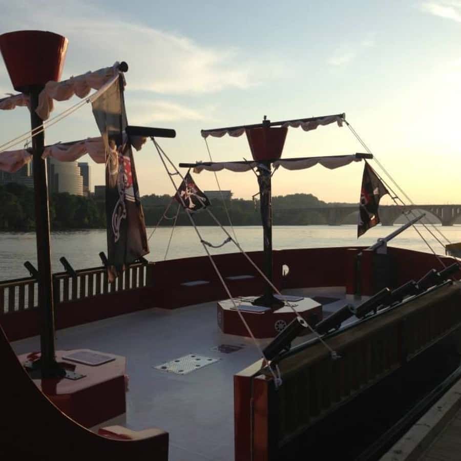 Washington DC: Pirate Ship Cruise with Open Bar