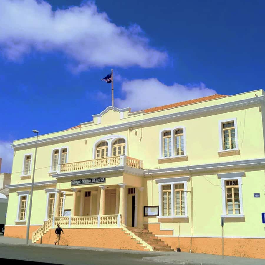Colagem de mídia