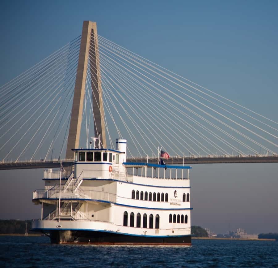 Charleston: Luxury Harbor Dinner Cruise