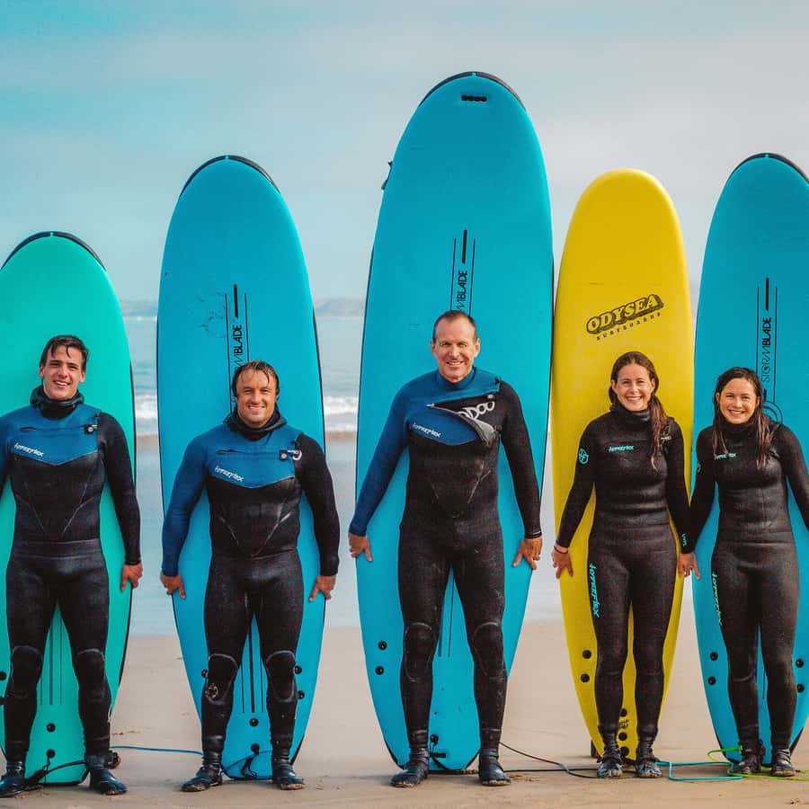 Ilustrasi surfing di kolombia: panduan lengkap & terbaik dengan visualisasi konsep digital