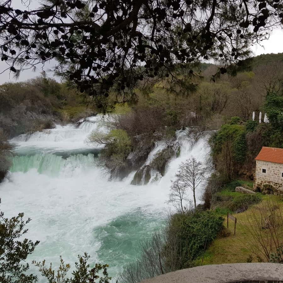 Cascata Da Giardino Con Ingresso Acqua - Effetto Naturale, Poliresina, 51x40x11 Cm - Foto 2