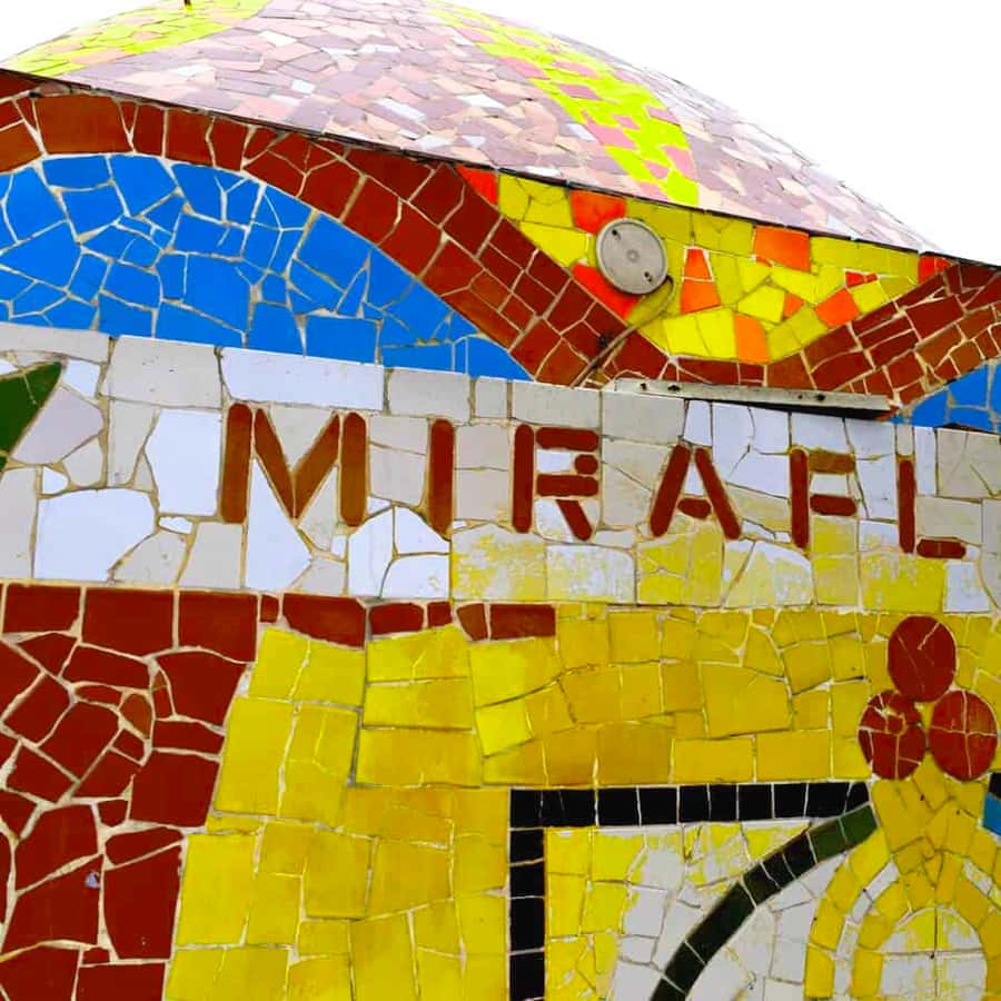 Colagem de mídia