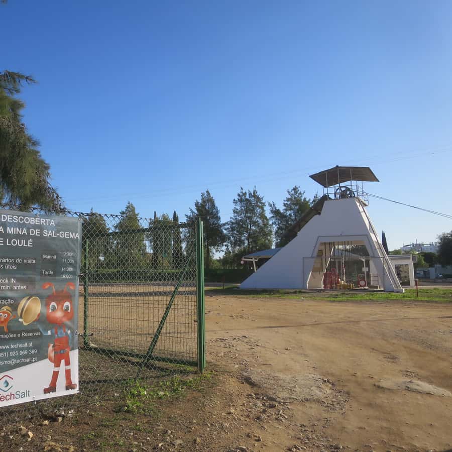 Colagem de mídia