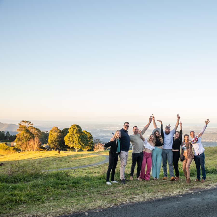 Brisbane: tour de lujo por una bodega con almuerzo gourmet y visita a una  destilería | GetYourGuide, image size:900x900