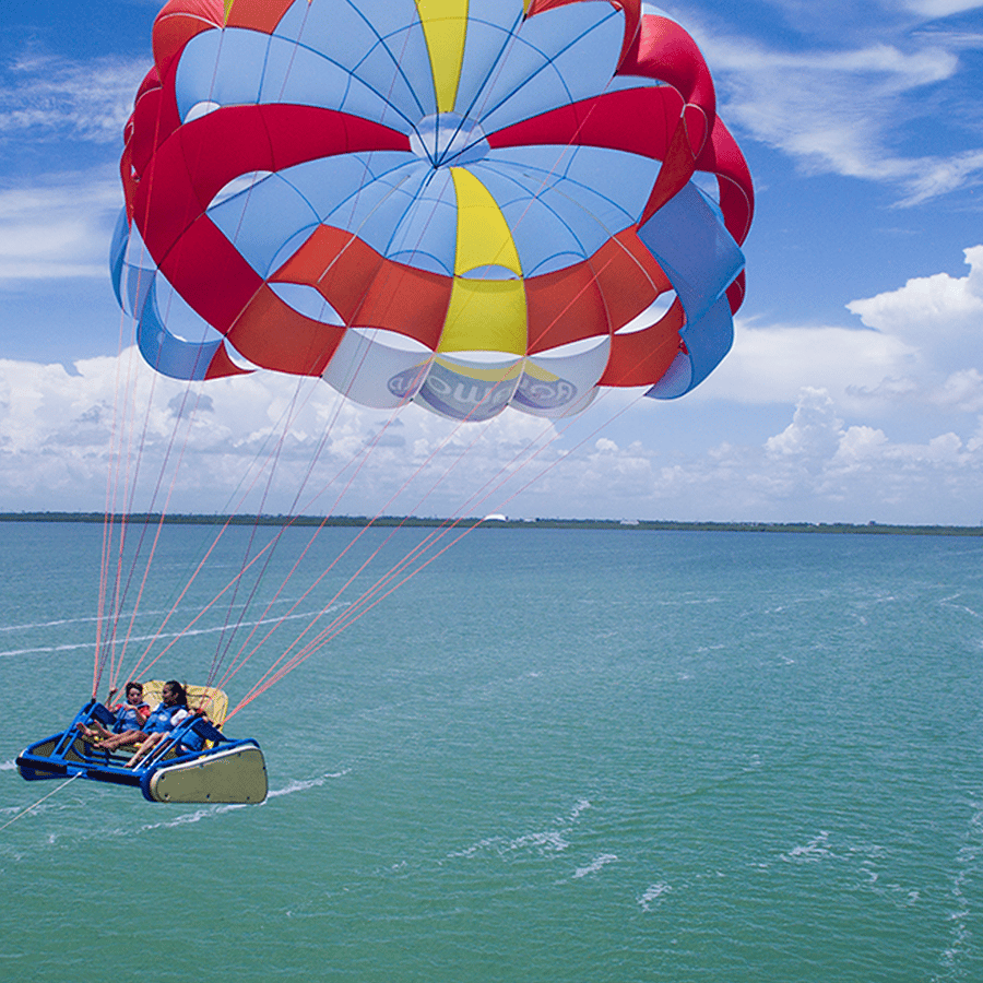 Cancún: Skyrider Parasailing Experience