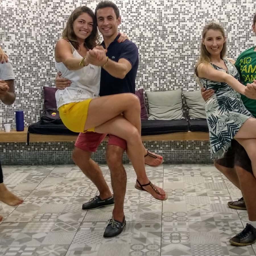 Rio de Janeiro: Corso di samba a Copacabana GetYourGuide