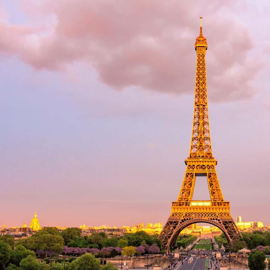 パリエッフェル塔2階へのアクセスまたは山頂へのアクセス