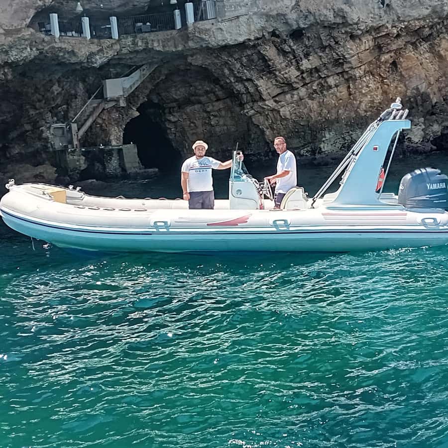 Polignano a Mare: Boat Tour in the Caves with Aperitif