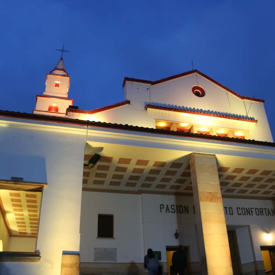 Colagem de mídia