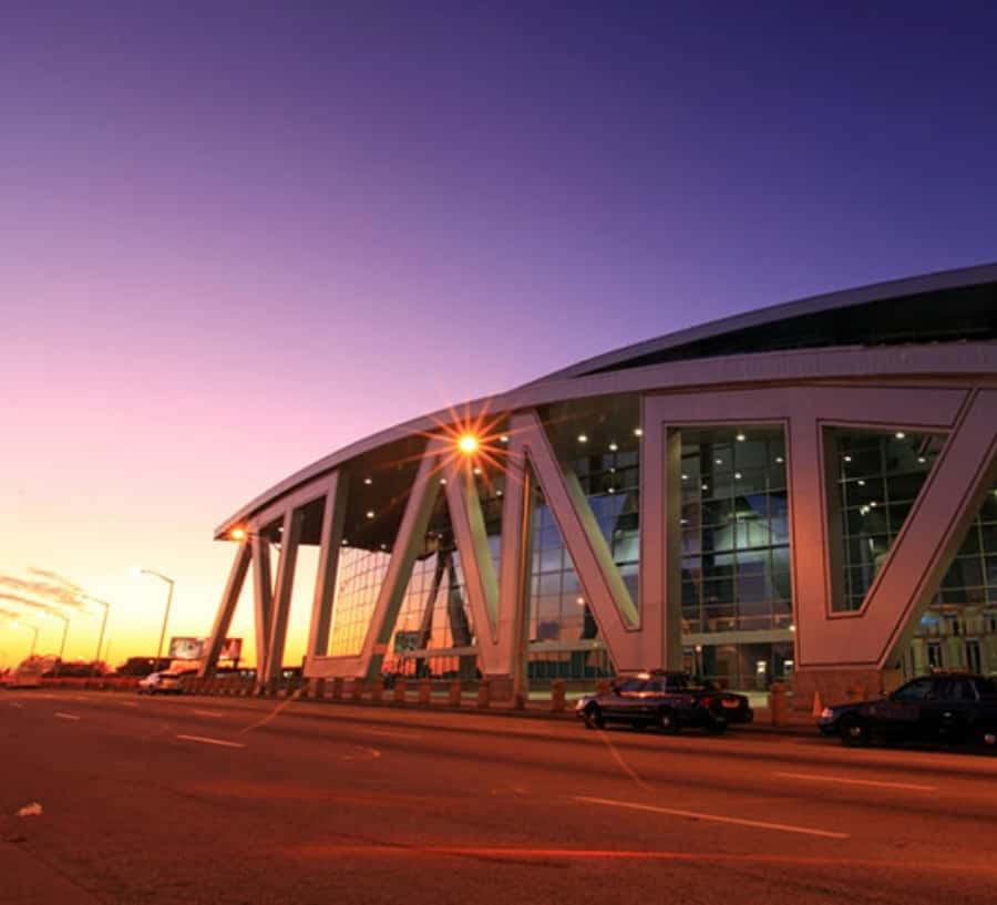 Atlanta: City Lights Night Tour with Photos & Dinner Stop
