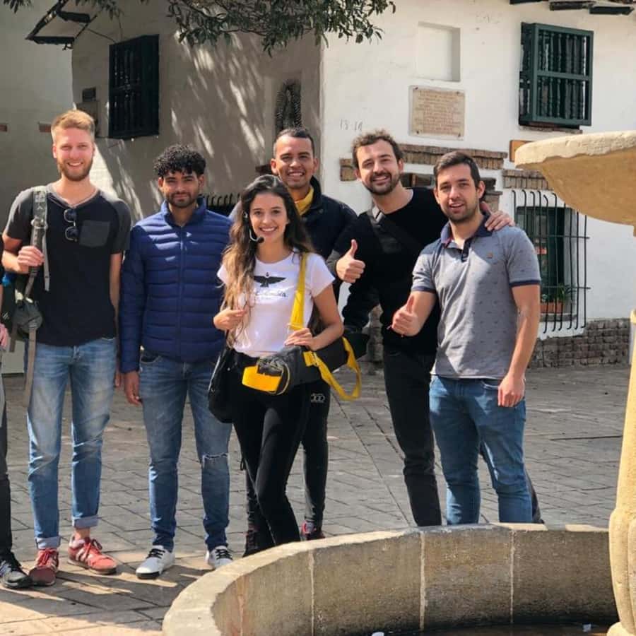 Colagem de mídia