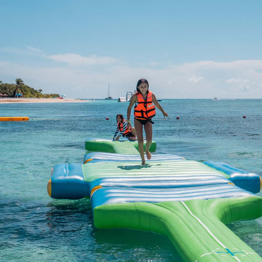 Cozumel: Playa Mia Beach Club Day Pass with Transportation