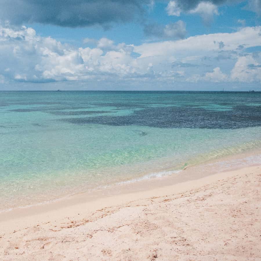 Cozumel: Playa Mia Beach Club Day Pass with Transportation