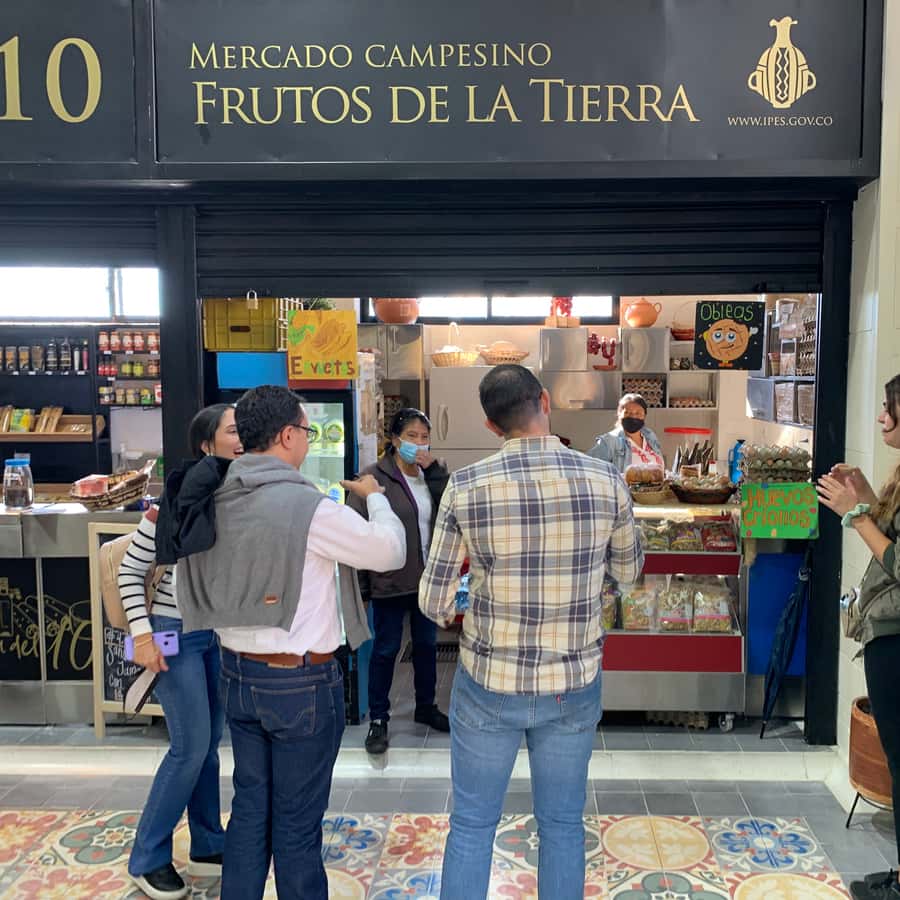 Colagem de mídia