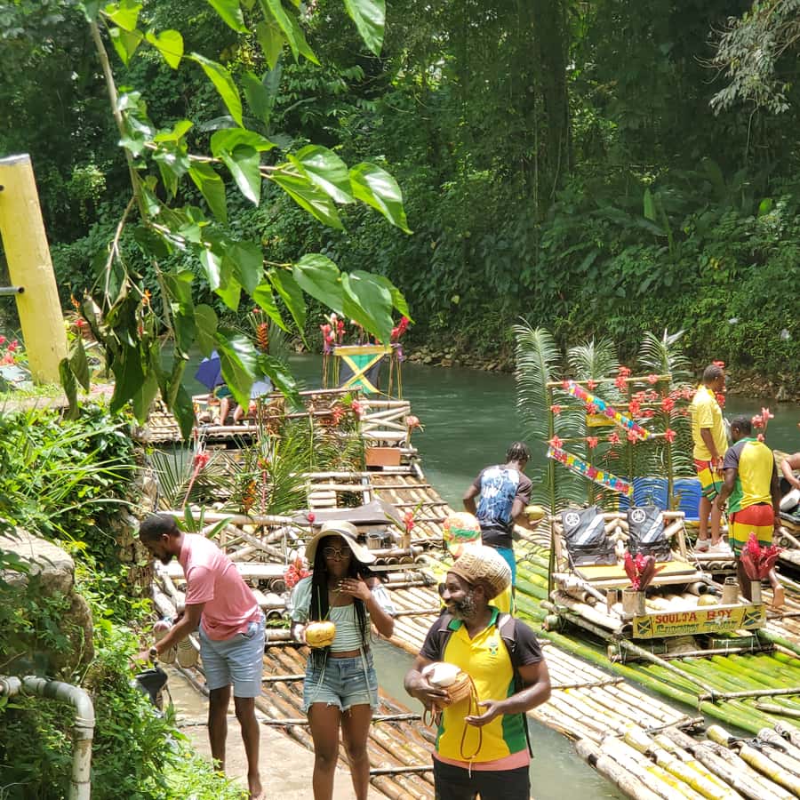 Colagem de mídia