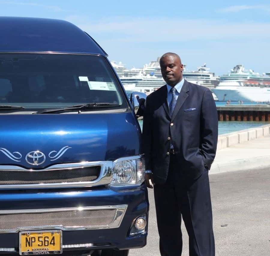 Nassau Airport: to Warwick & RIU All Inclusive Resorts