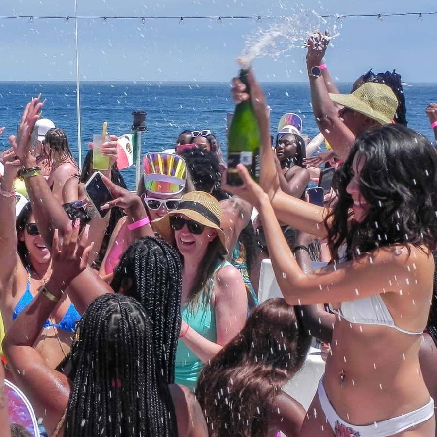 Cabo San Lucas: Hip Hop Boat Party with Unlimited Drinks