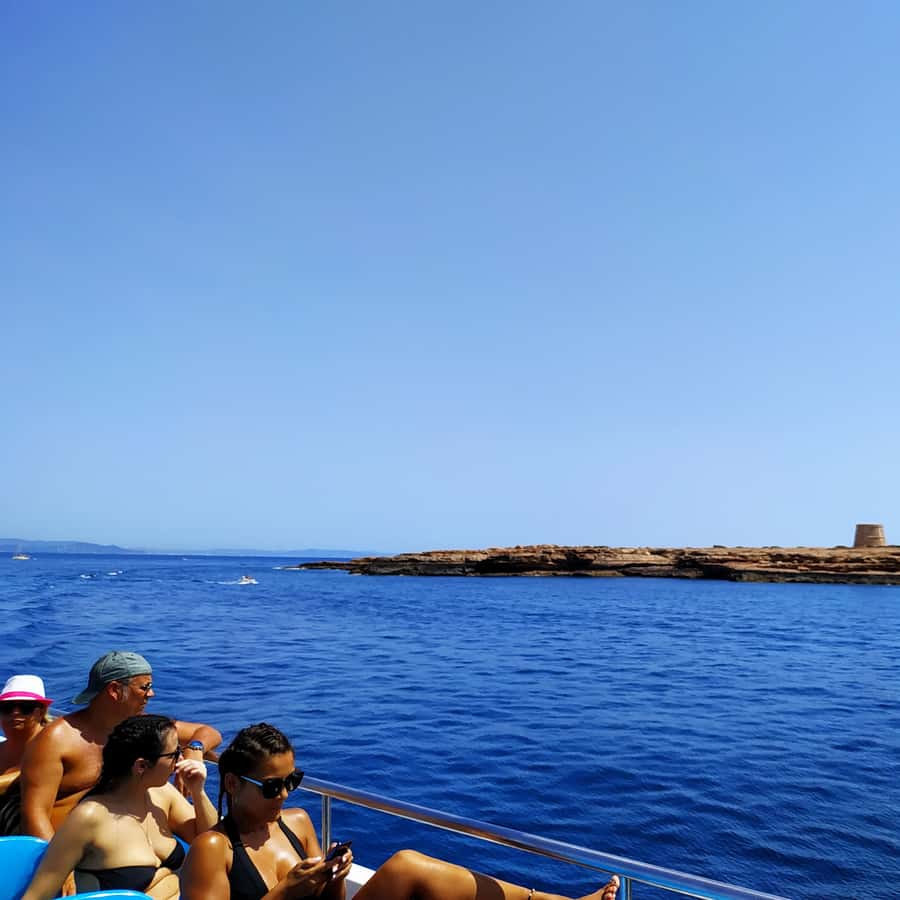 Ibiza: Cruise to Formentera with Open Bar and Buffet Lunch