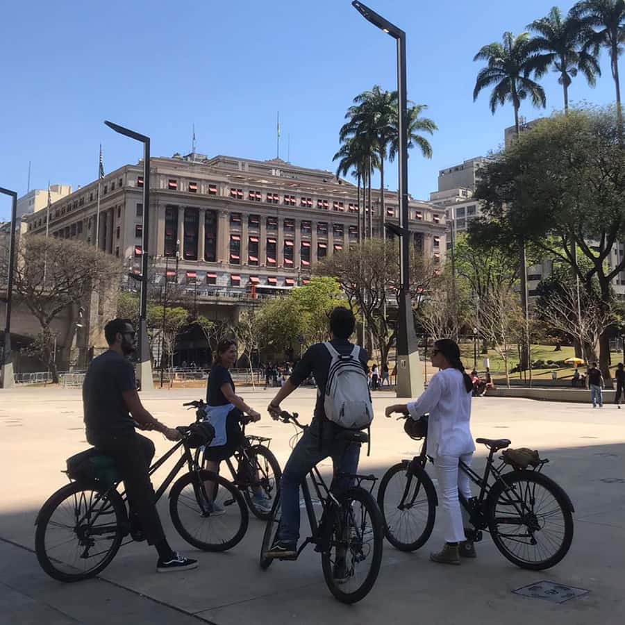 Colagem de mídia