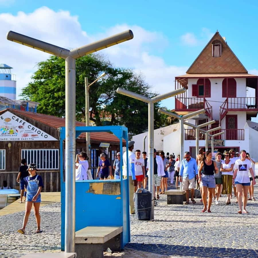 Colagem de mídia