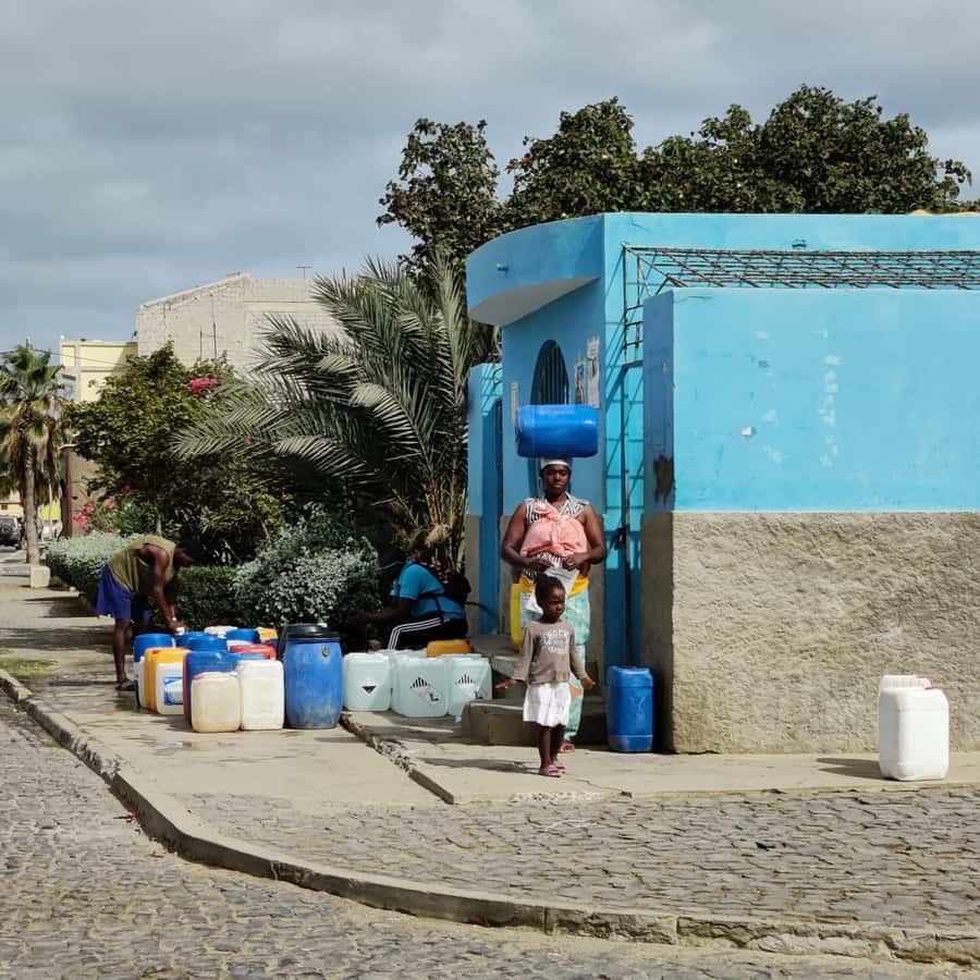 Colagem de mídia