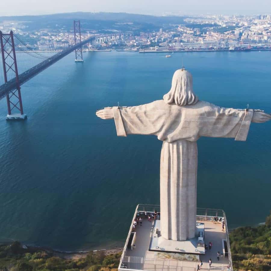 Colagem de mídia