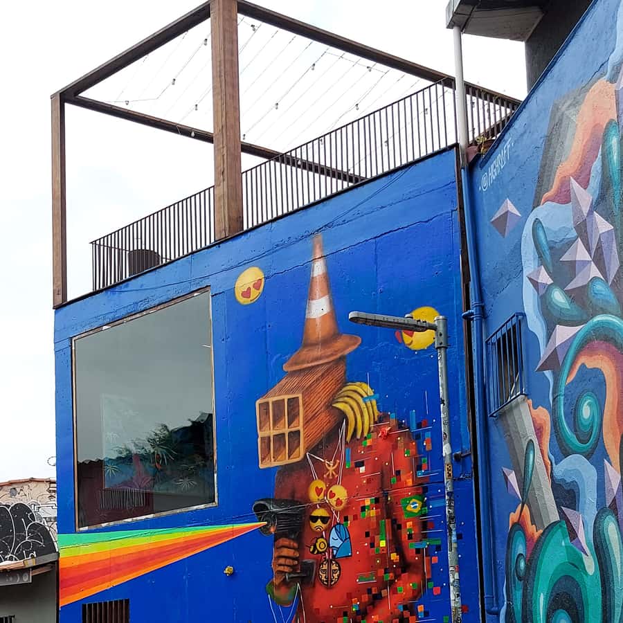 Colagem de mídia