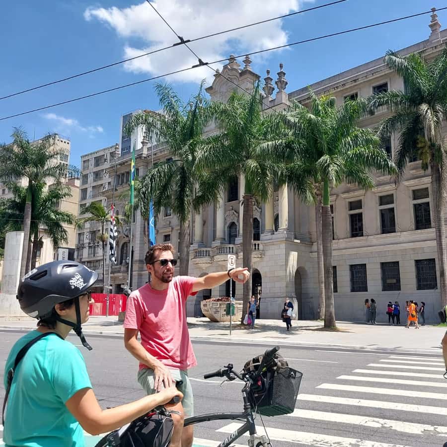 Colagem de mídia