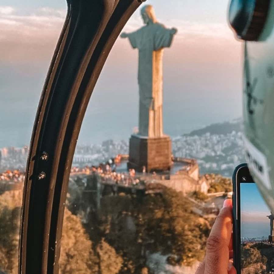 Colagem de mídia