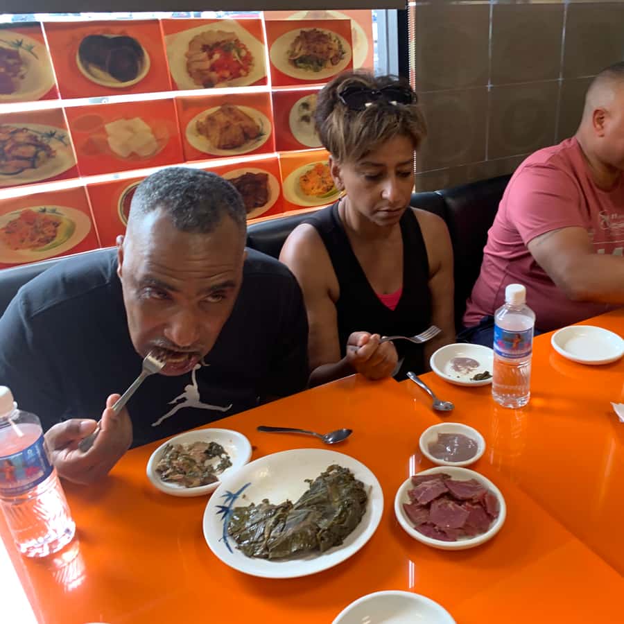 Escape a Un Paraíso Hawaiano Con Impresionantes Vistas a La Playa Del  Atardecer Stock de ilustración - Ilustración de verano, vibraciones:  379858448, image size:900x900