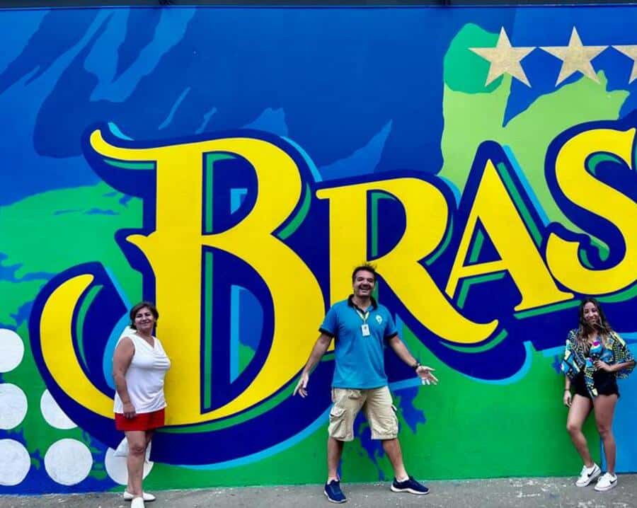 Colagem de mídia