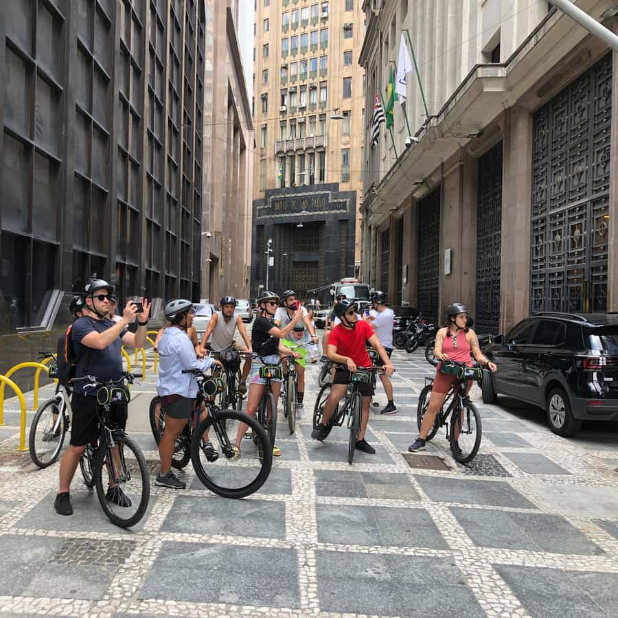 Colagem de mídia