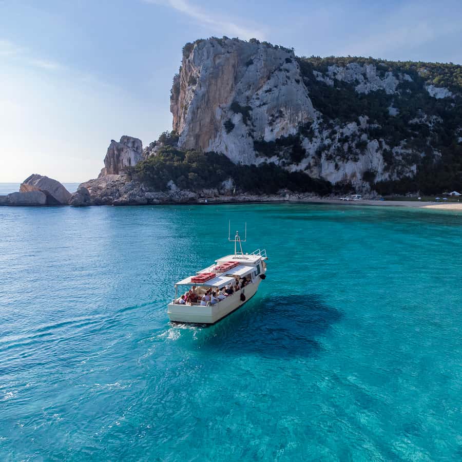 Cala Gonone: Guided Boat Tour to Cala Luna Beach