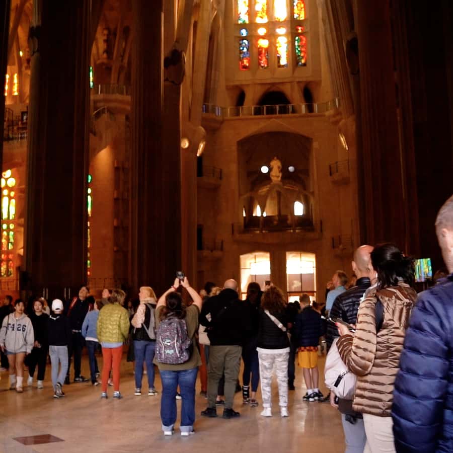 Barcelona: Sagrada Familia Skip-the-Line Guided Tour
