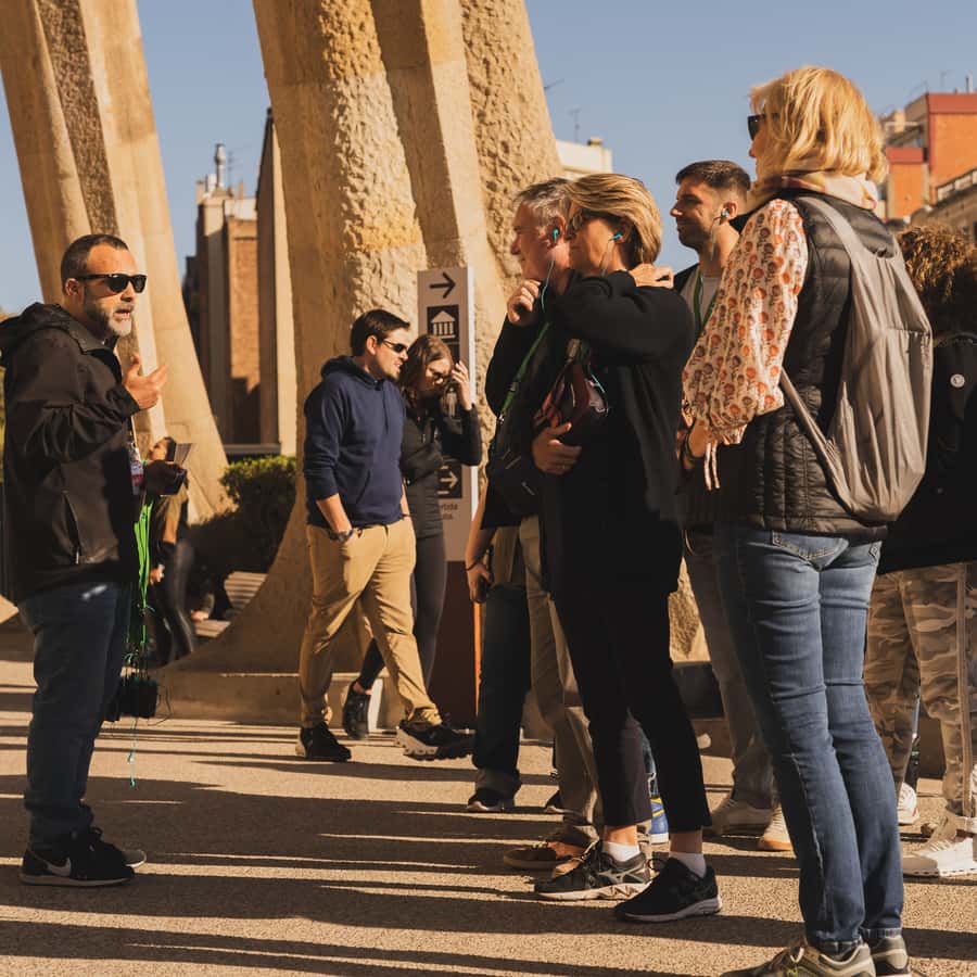 Barcelona: Sagrada Familia Skip-the-Line Guided Tour
