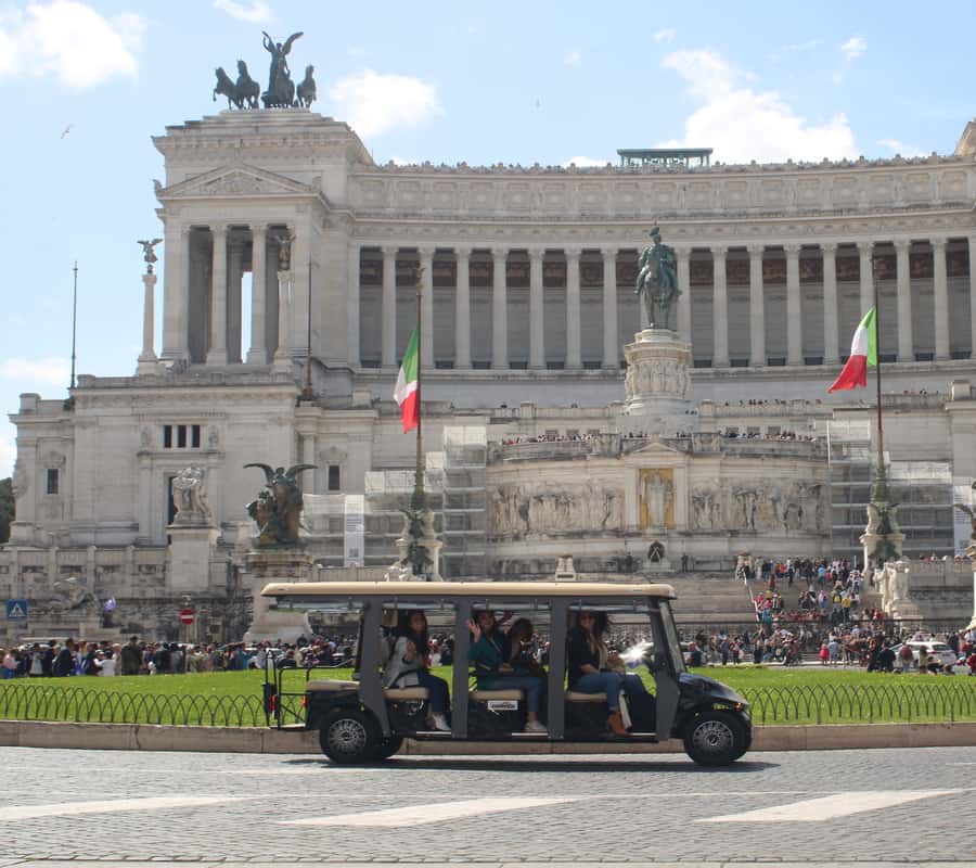 Rome: Night Tour of the City by Golf Cart