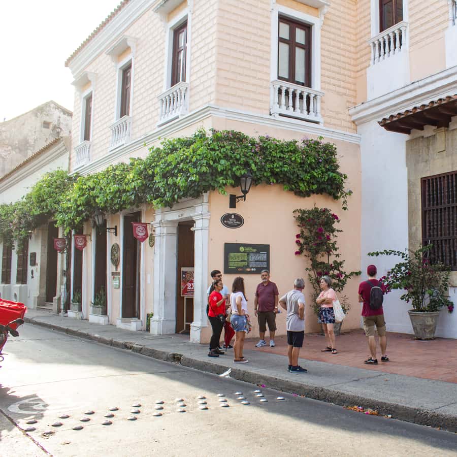 Tour Compartido de Gabriel García Marquez en Cartagena GetYourGuide