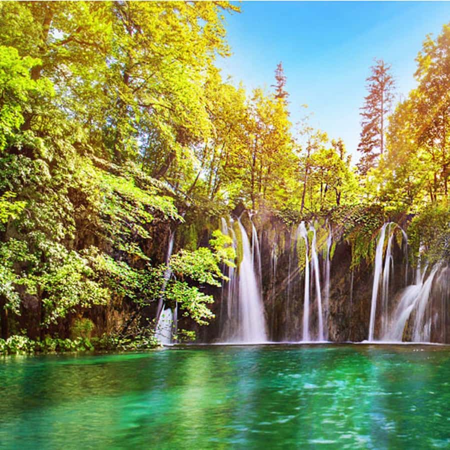 Zadar: Plitvice Lakes Guided Day Tour with Tickets