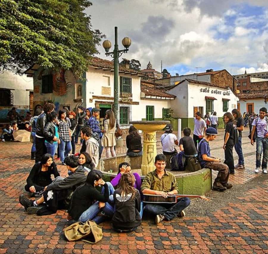 Colagem de mídia