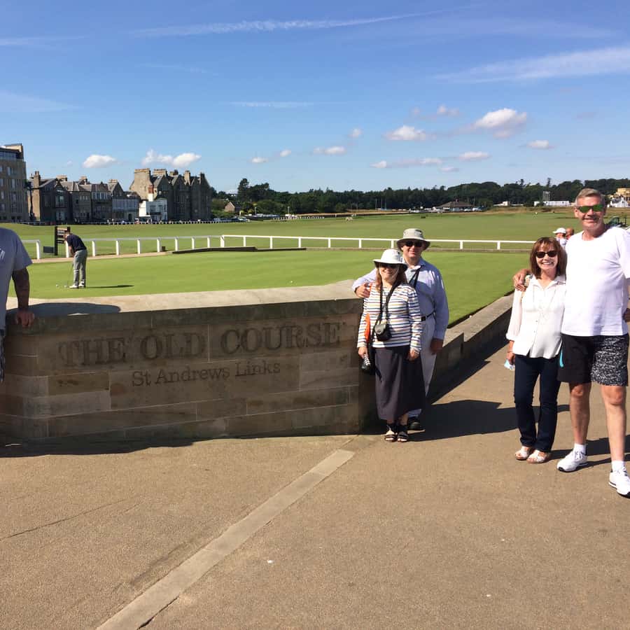 希少本:Visiting the Home of Golf St.Andrews No. 18 at the Old Course at St Andrews Links