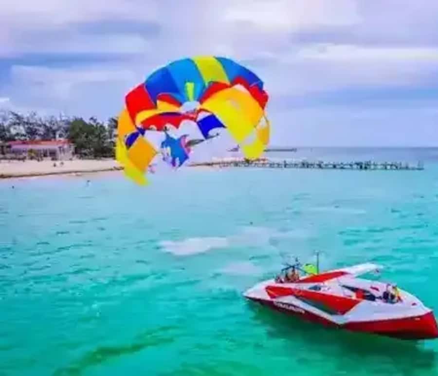 Punta Cana: Parasailing Adventure with Hotel Pickup
