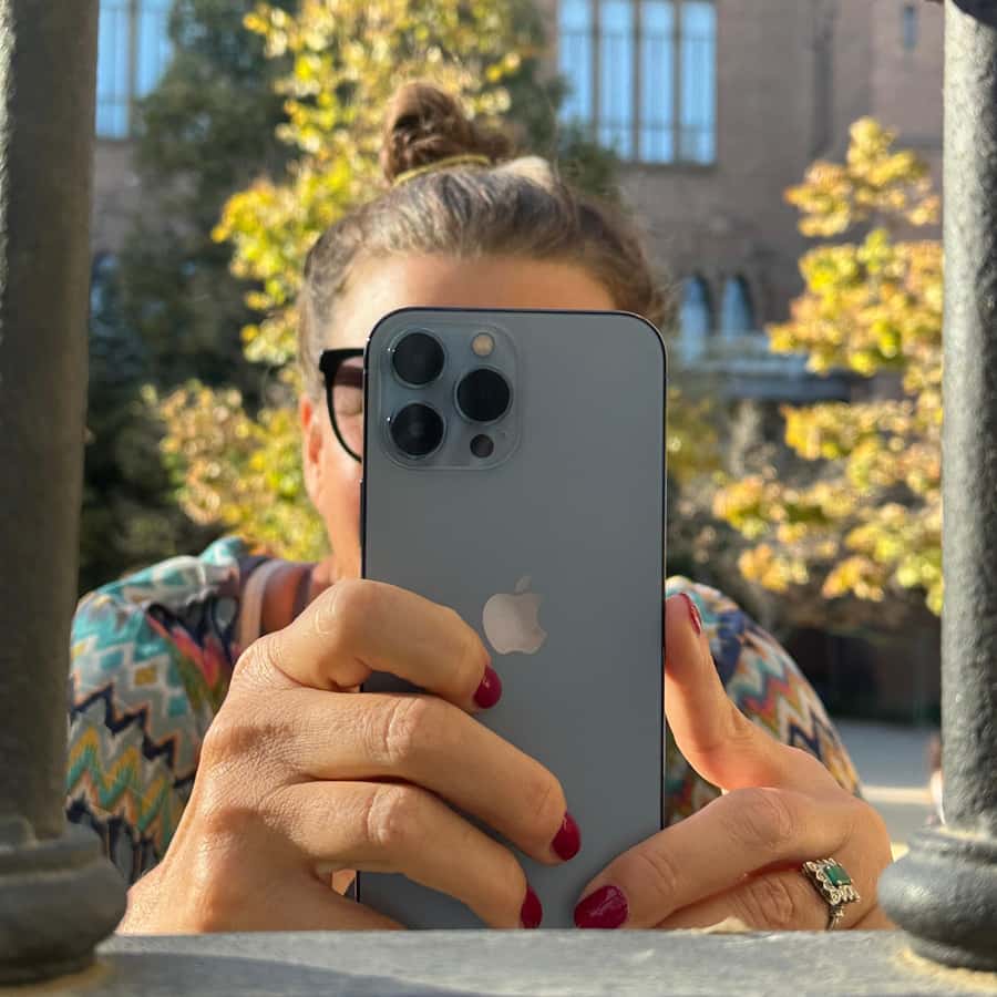 How To Take A Great Selfie With Iphone How To Take Great Selfies