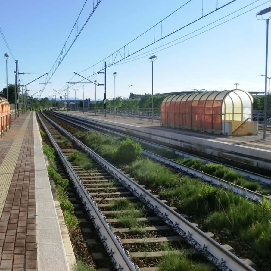 Ancona: Traslado en tren a/desde el aeropuerto de Ancona | GetYourGuide, image size:900x900