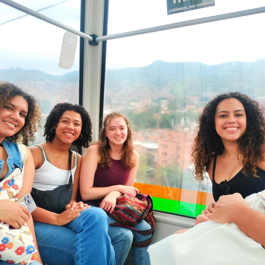 Colagem de mídia