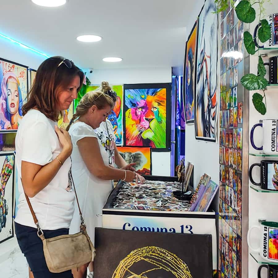 Colagem de mídia